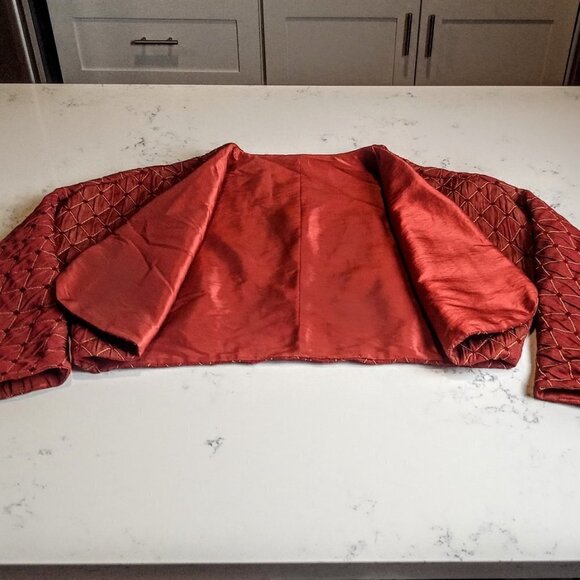 Red Gold Quilted Reversible Cropped Open Jacket - Picture 6 of 7